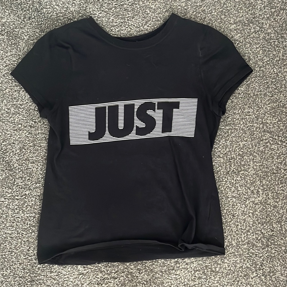 Black Nike short sleeve T